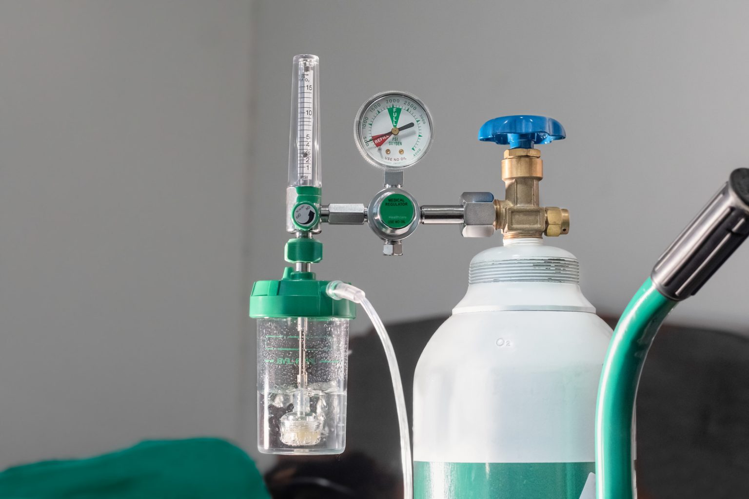 state two commercial uses of oxygen